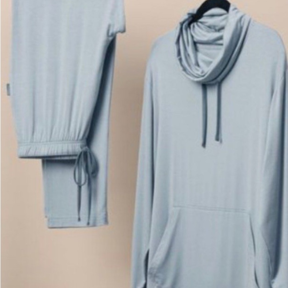 Emirates first class unisex lounge Set size XL